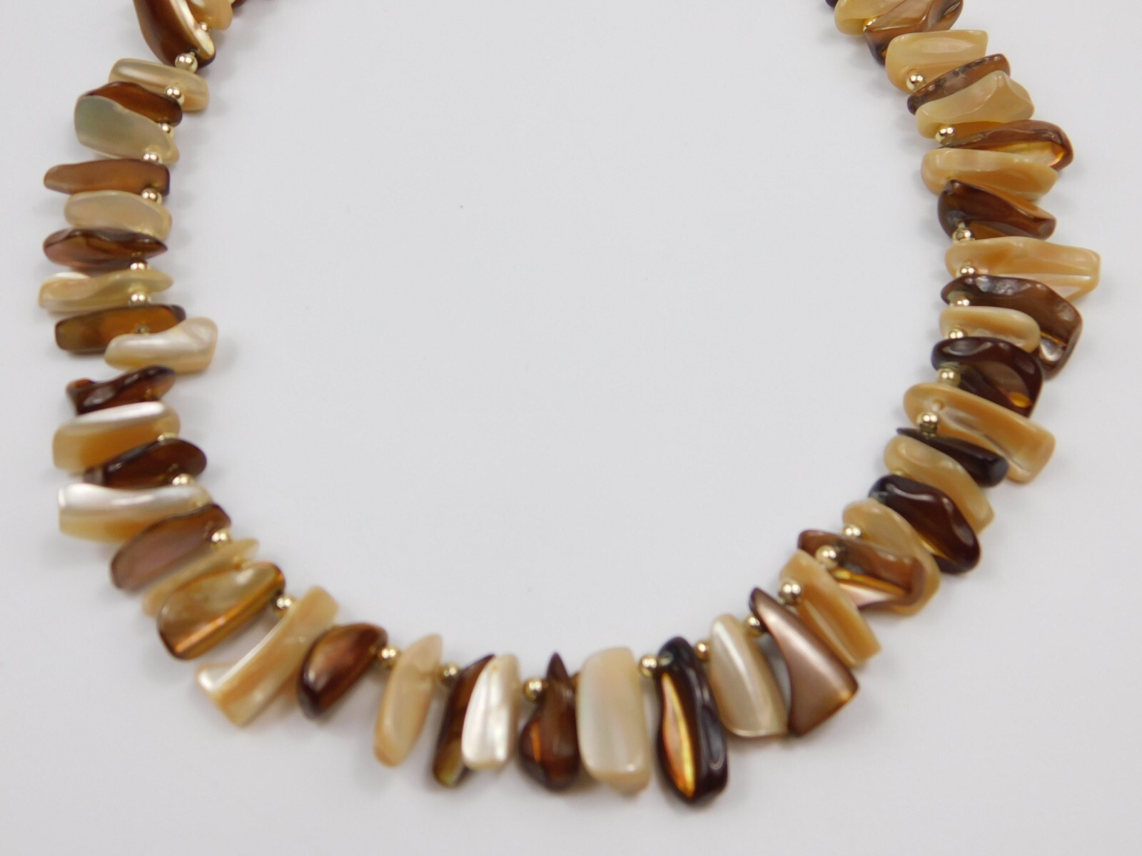 Vintage Polished White & Brown Mother of Pearl Shell Beaded Choker Necklace 16″