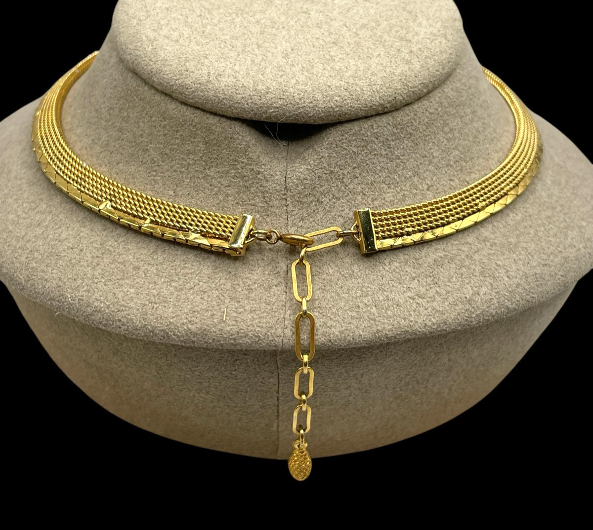 VTG Designer Pennino Gold-tone flexible mesh chain adjustable choker necklace