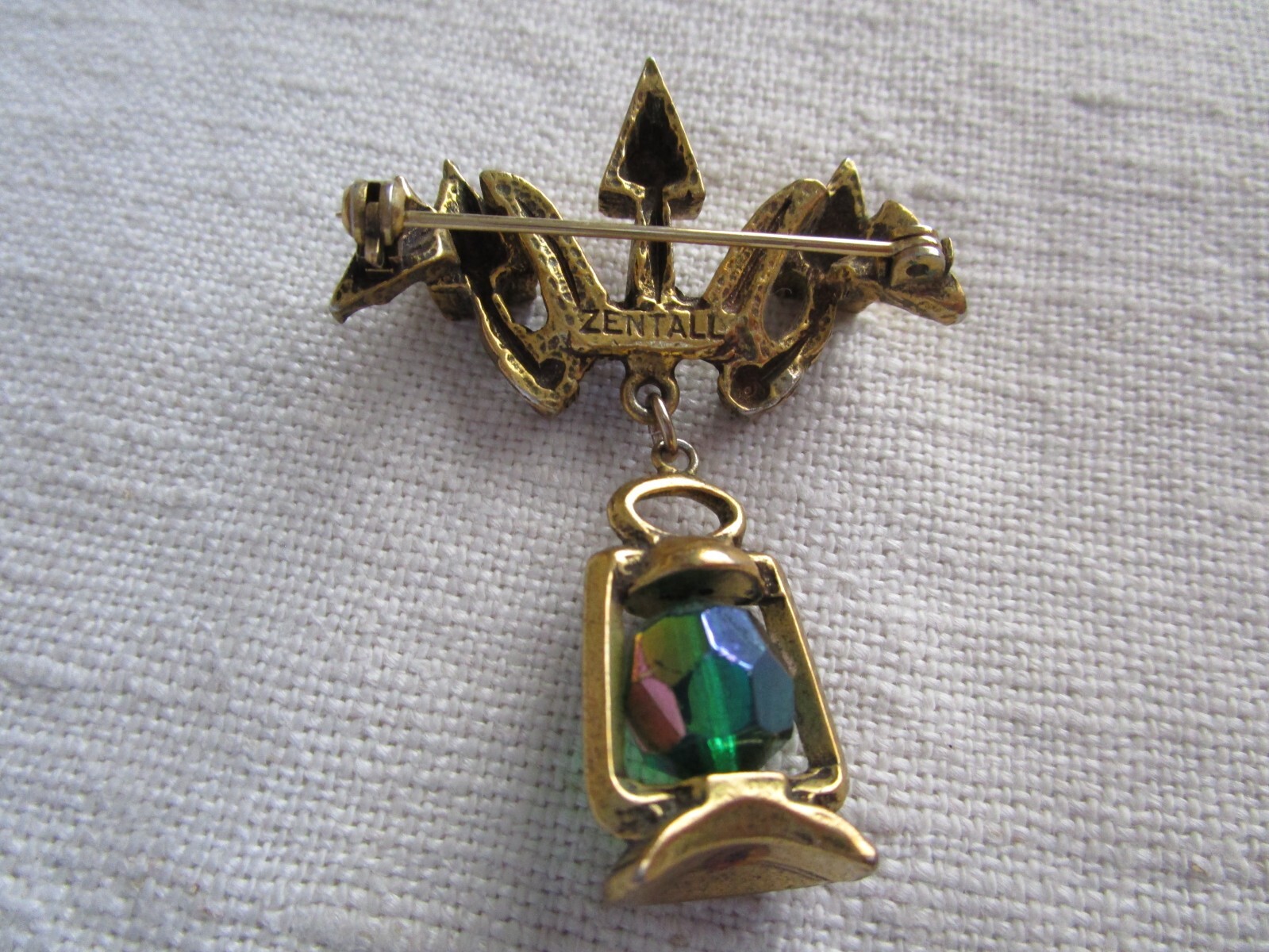 VTG signed ZENTALL Lantern Brooch, Triple arrow dangle, Gold tone APR24-14
