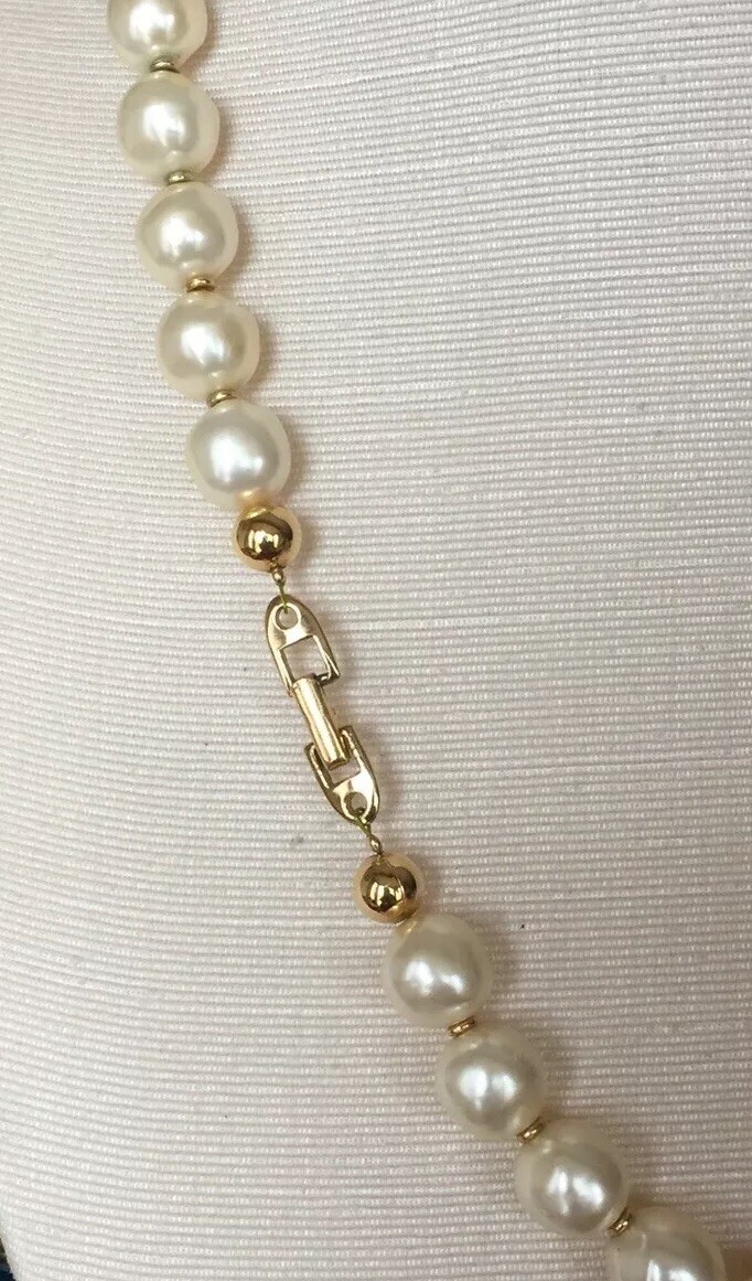 VINTAGE NAPIER SIGNED BLACK IVORY AND GOLD STATEMENT PIECE