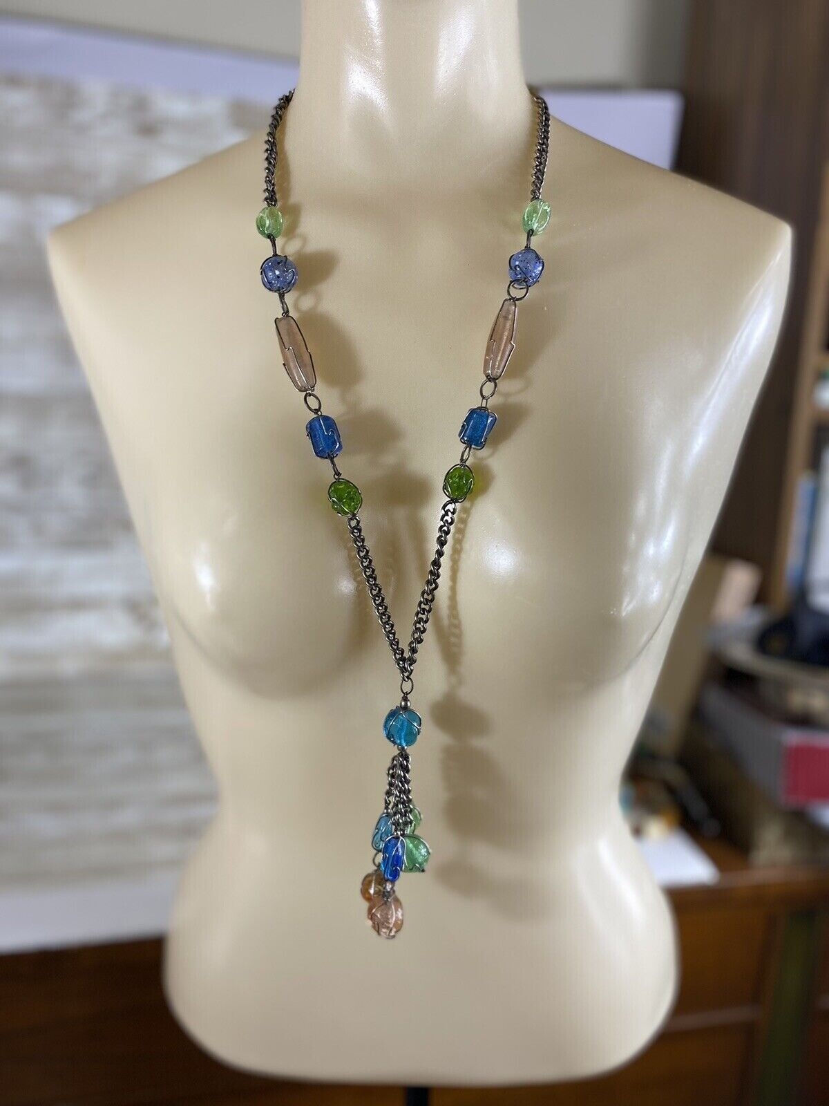 VTG Wire Wrapped Cage Glass Bead Silver Tone Necklace Pastels Pink Green Blue