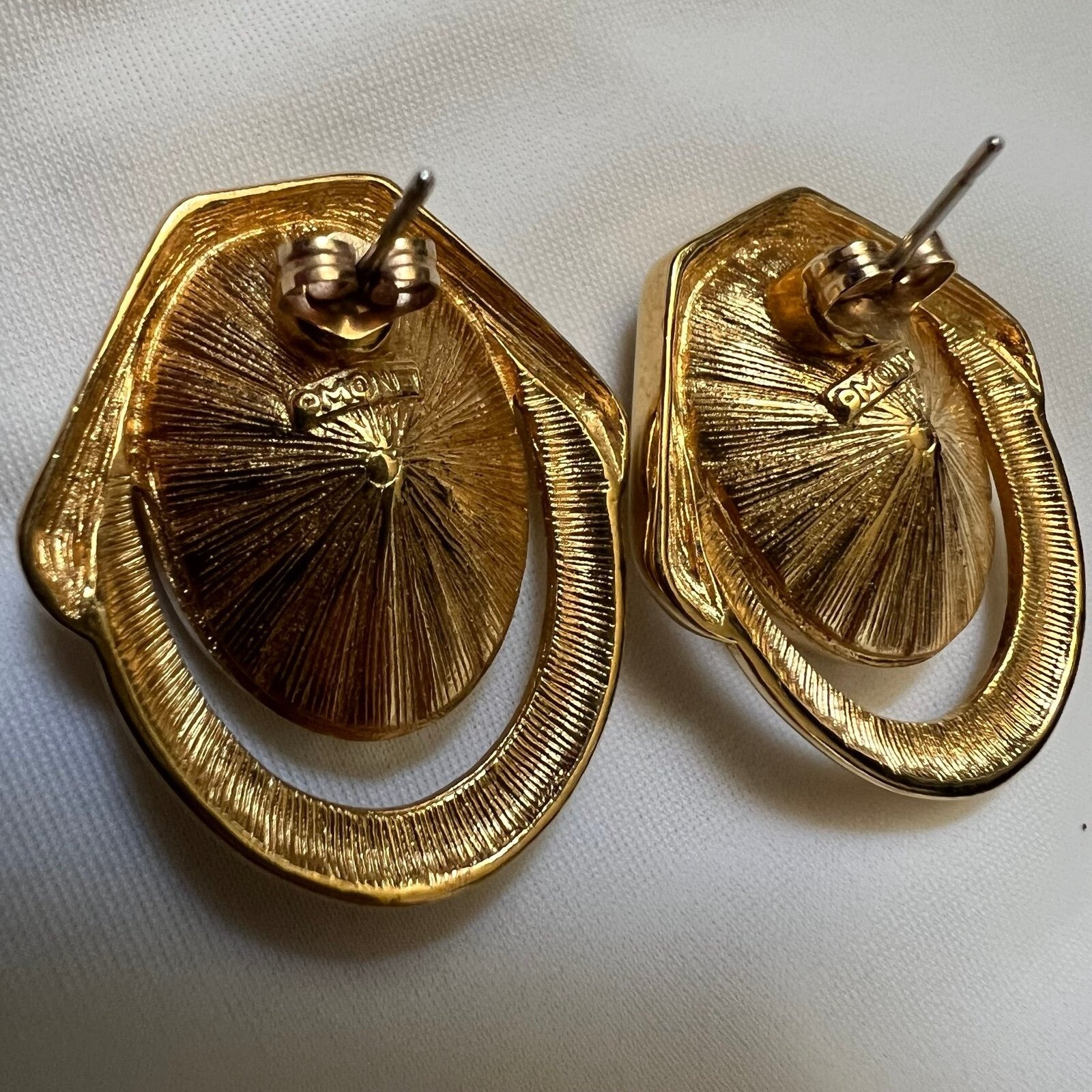 Monet Signed Purple Stone Gold Tone Costume Fashion Estate Earrings