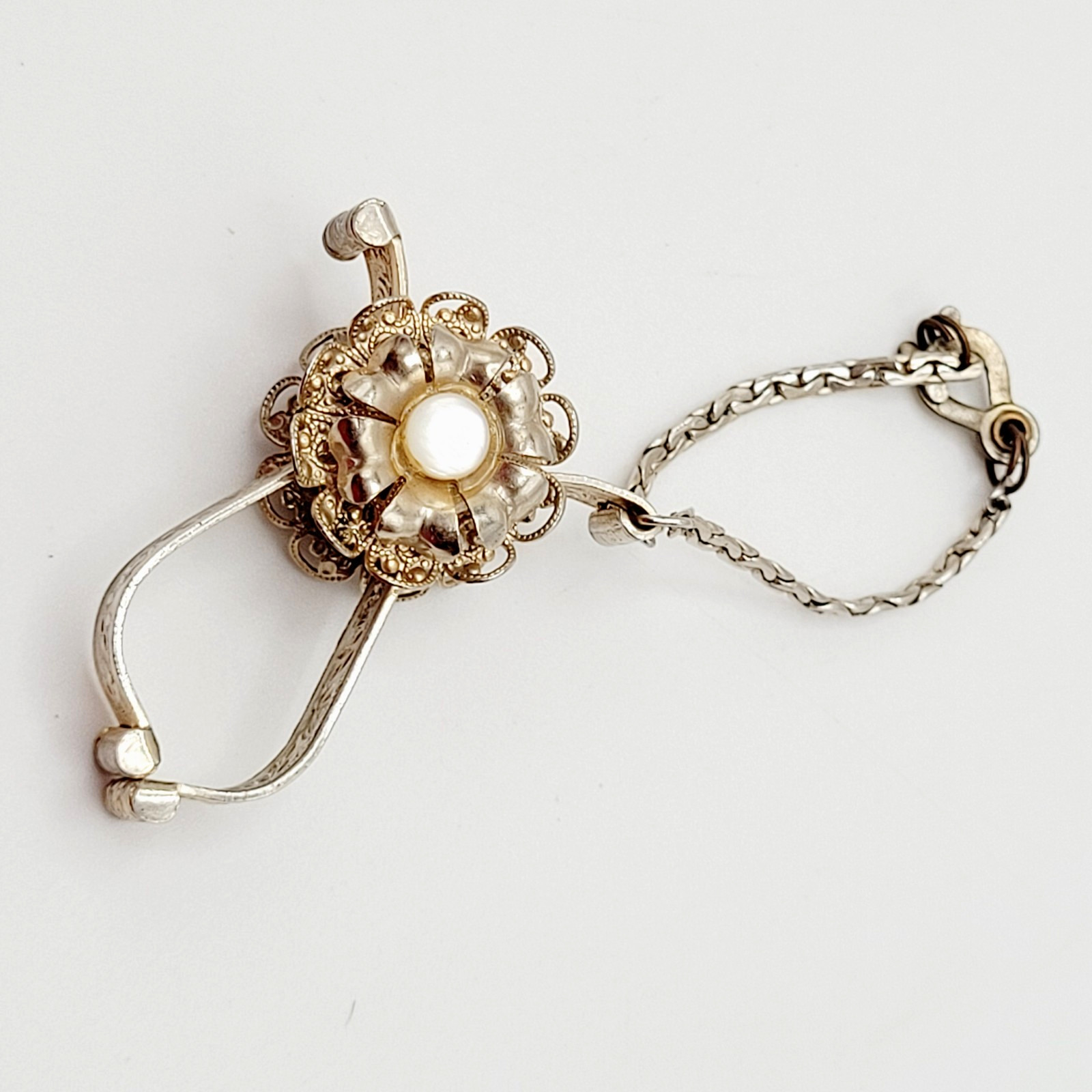Vintage 1950s Gold Tone MOP Flower Embossed Floral Glove Clip Purse Ring Holder