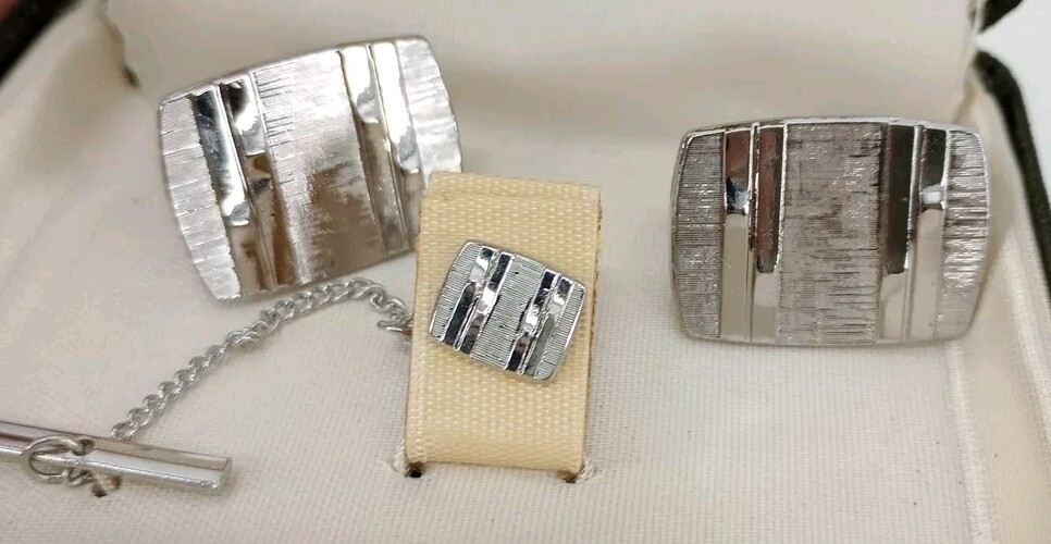 Vintage Cavalier Cufflinks & Tie Tack Silver Tone Very Nice Estate Auction Buy