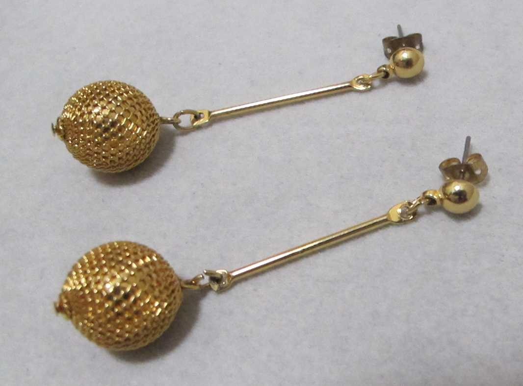 FISHNET Mesh Covered Gold Tone Bead Vertical Bar Dangle Post Earrings 2-3/8”