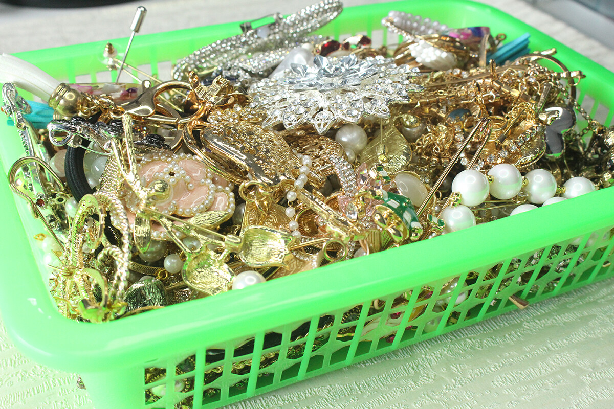 Vintage Estate Costume Jewelry Lot 50 Pieces ALL Brand New Brooch Necklace A+++