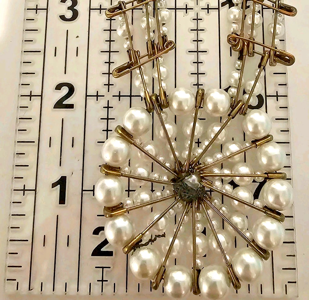 VTG Handcrafted Boho ’70s Safety Pin White Bead Faux Pearl Necklace 27″L Upcycle