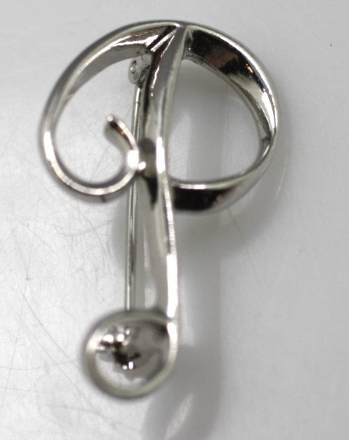 Vintage silver tone signed Sarah Coventry letter script initial P pin brooch