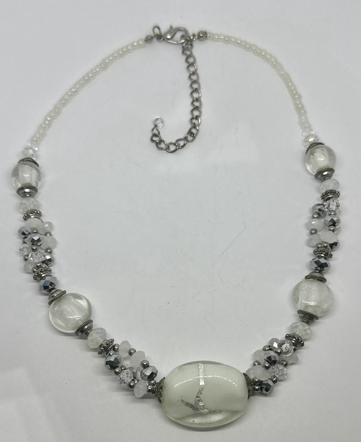 Art White Glass Faceted Crystal Glass Silver Tone Beads 18”-21″ Necklace