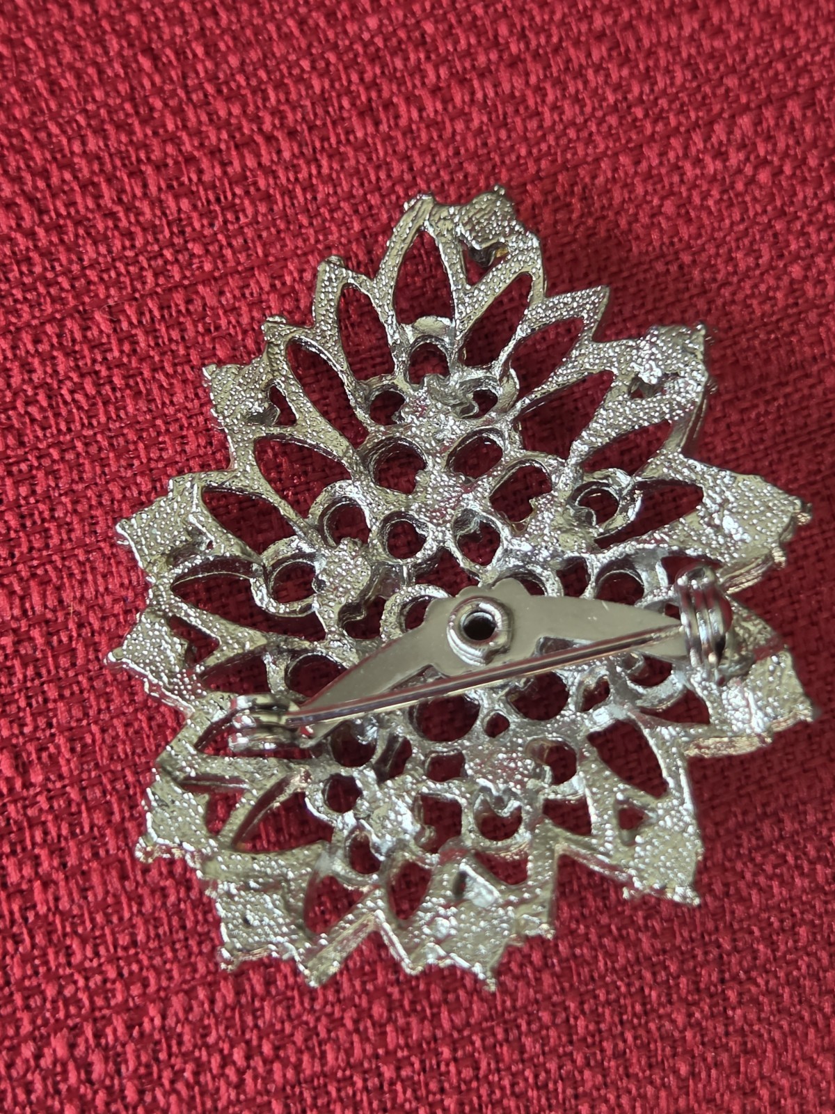 Vintage Silver Toned Classic Floral Cluster Rhinestone Estate Pin Brooch