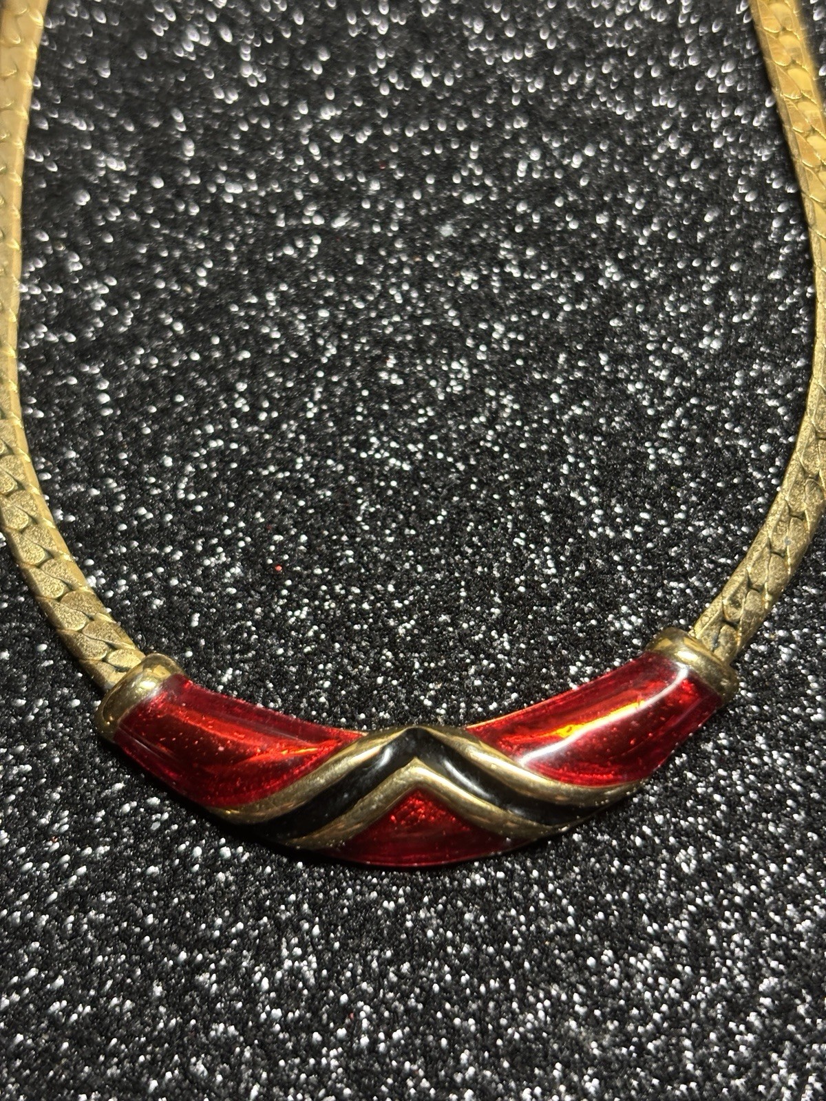 Vintage Unsigned Red And Black Enamel Gold Tone 16” Necklace