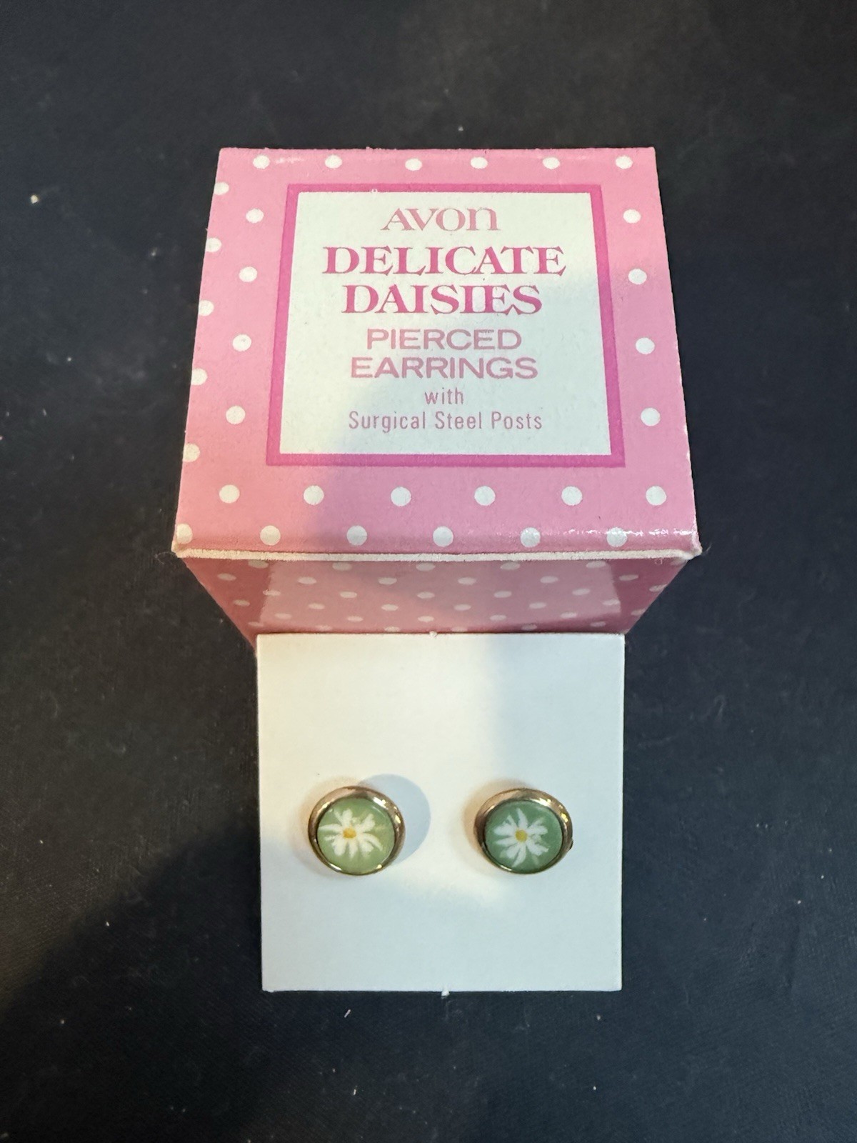 Rare Avon Delicate Daisies Tiny Pierced Earrings 5/8 Inch Petite 1977 Retro