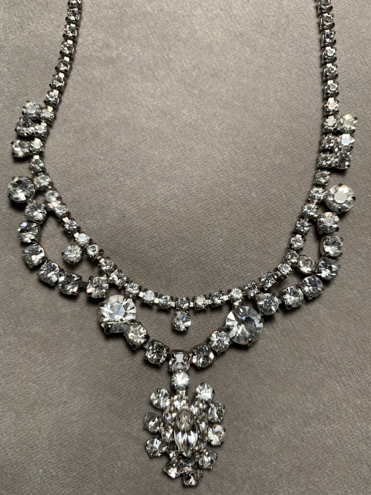 Gorgeous 1940s Diamanté Crystals Festoon Style Necklace
