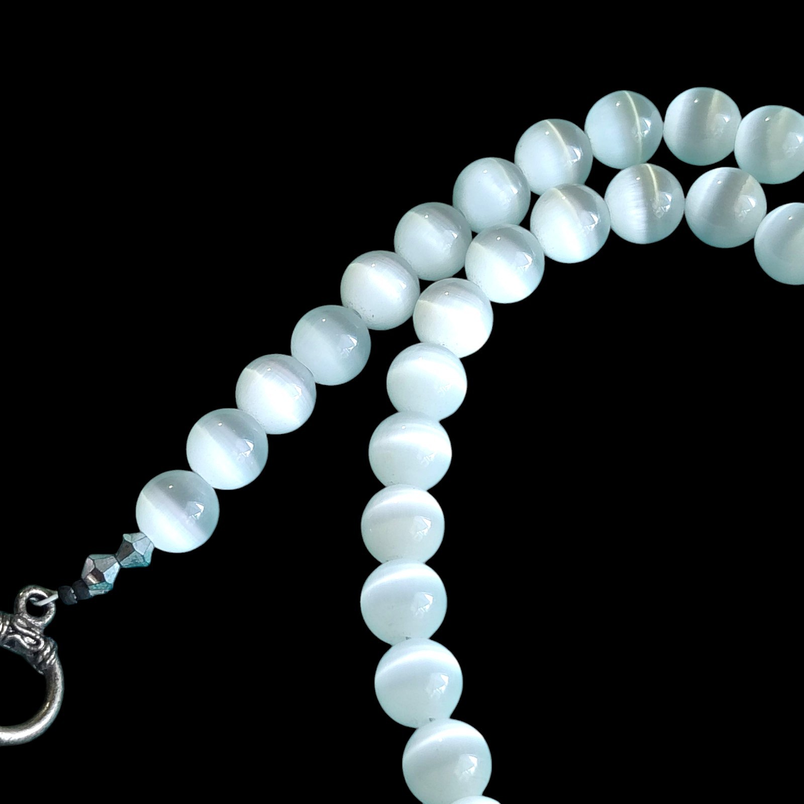 White Cats Eye Glass Bead Beaded Collar Necklace 17.5in VTG Silver Plated