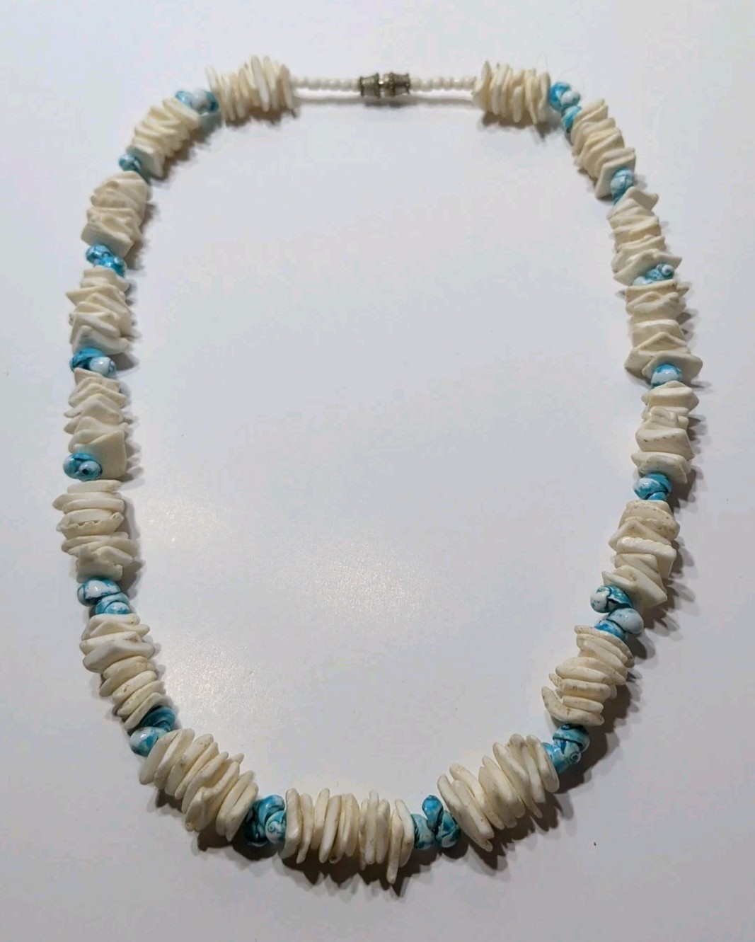 ✨VINTAGE✨ Blue and White Puka Shell and Turquoise Sea shells Necklace 17½ In