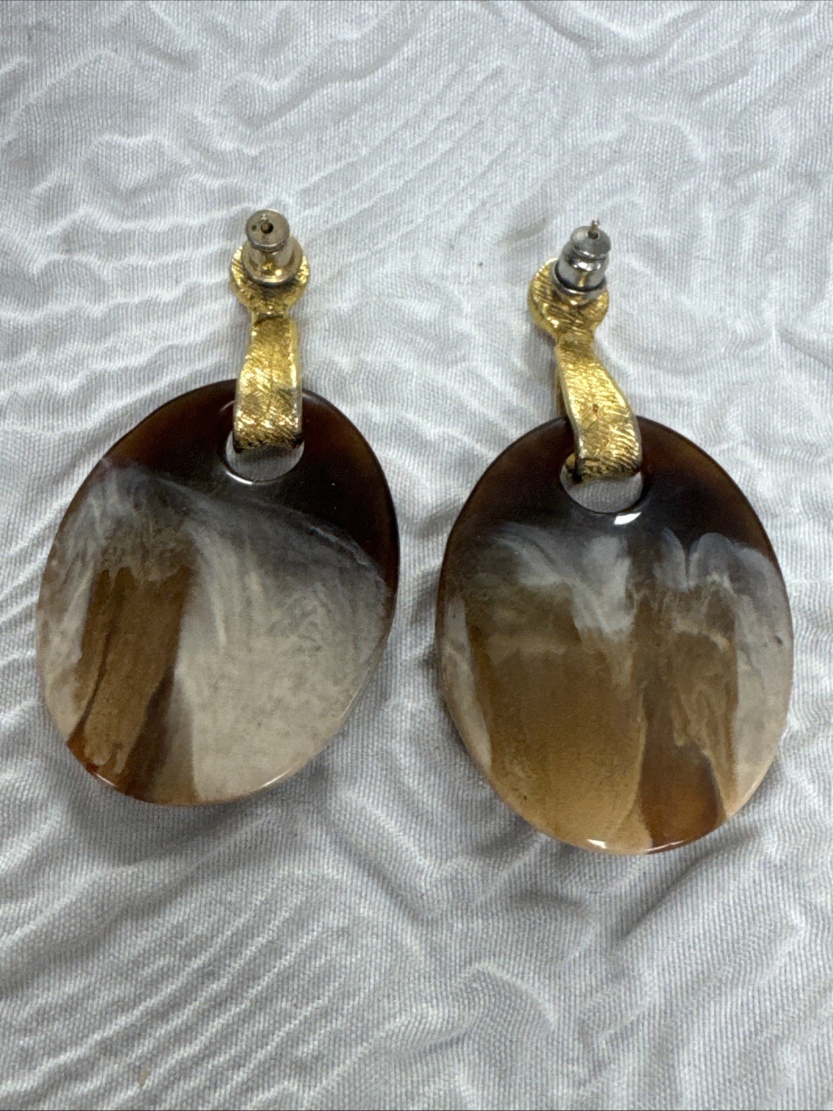 Vintage Agate Natural Brown and White Coloring With Gold Tone Earrings