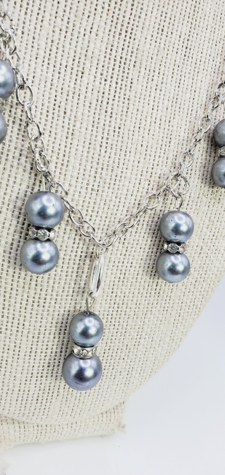 Vintage Gray Faux Pearl and Rhinestone Beaded Necklace 20″ te03