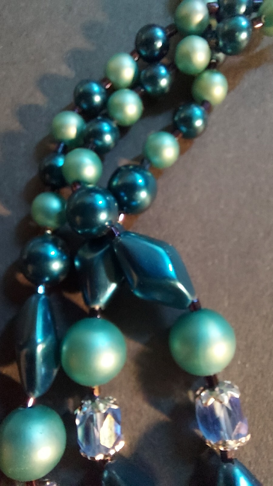 BEAUTIFUL SET VTG JAPAN BLUE/AQUA BEADED NECKLACE & CLIP EARRINGS 1952-?