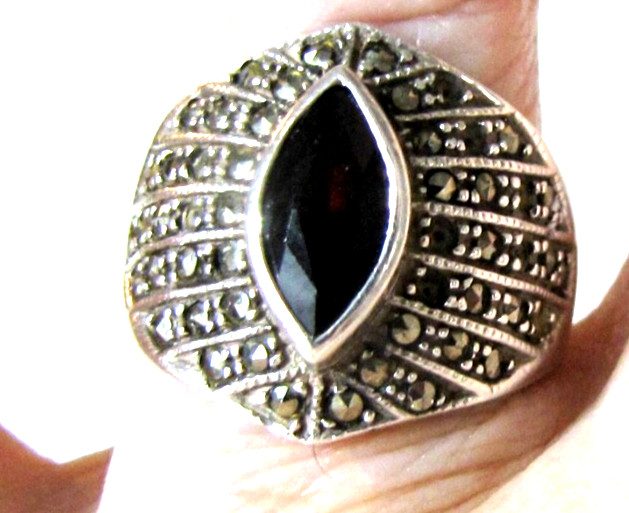 CW Sterling Silver Garnet Marcasite Ring Red Marquise Stone Missing Marcasites