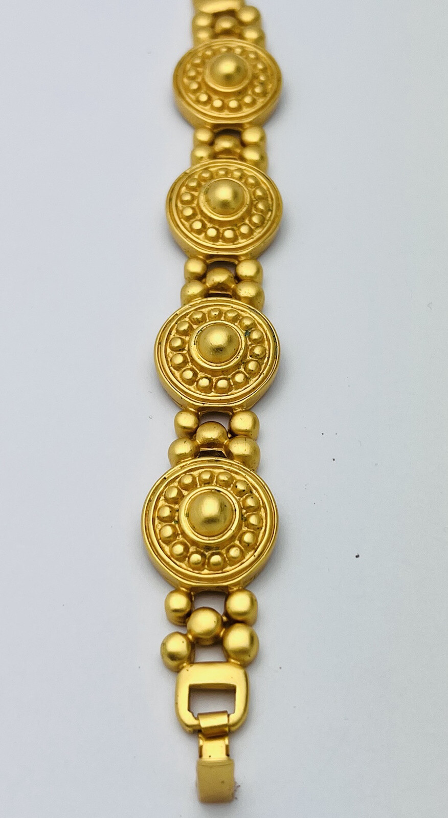 Vintage 1980-90s Matte Gold Tone Shield Link Short Bracelet 6 1/4”