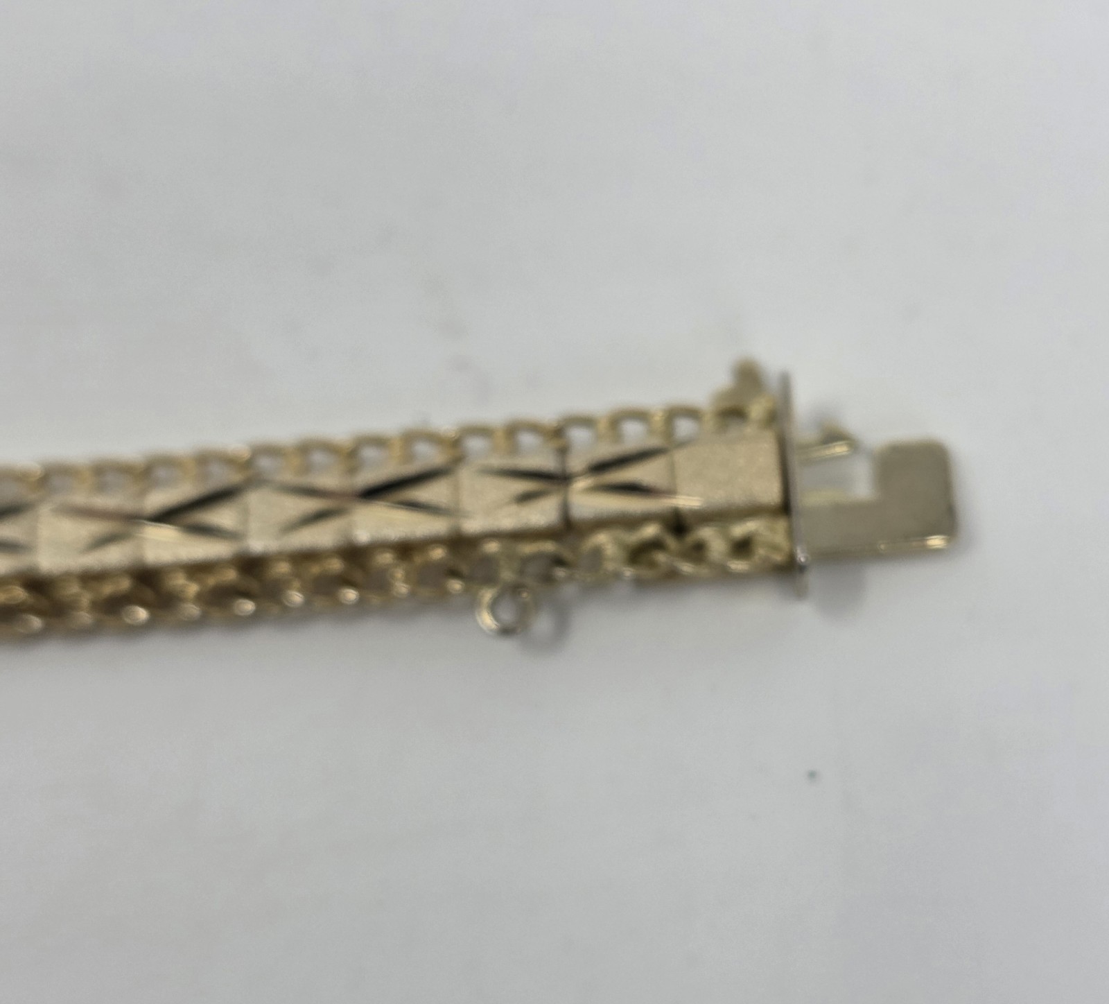 Vintage Gold Tone Diamond Cut Link Bracelet Box Clasp Safety Chain Mid Century