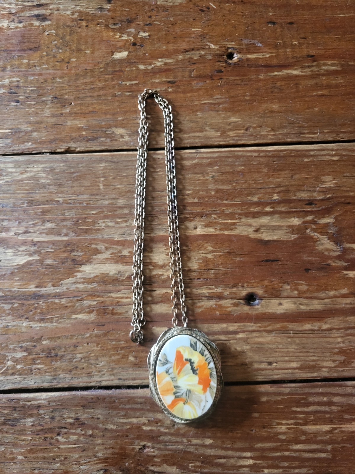 Vintage Floral Poppy Flower Cameo Necklace Gold Tone 70s Hippie Orange Pendant