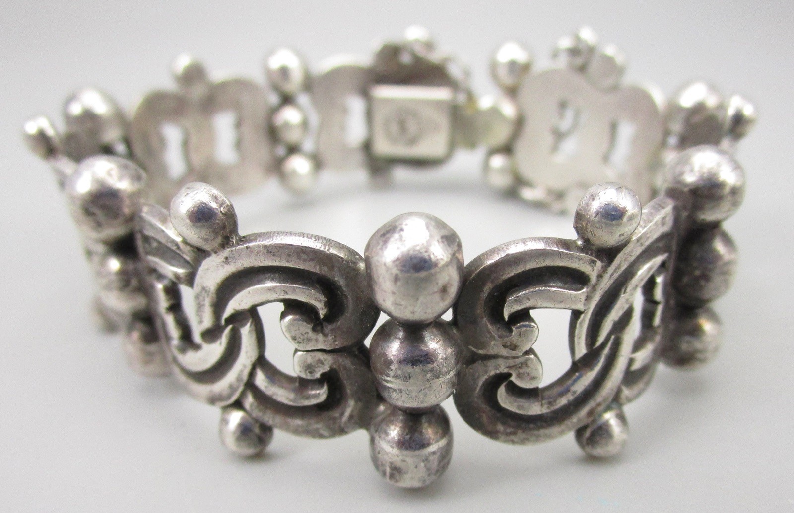 MEXICAN 980 STERLING SILVER AGUILAR STYLE SCROLL & BALL BRACELET – 40.7 