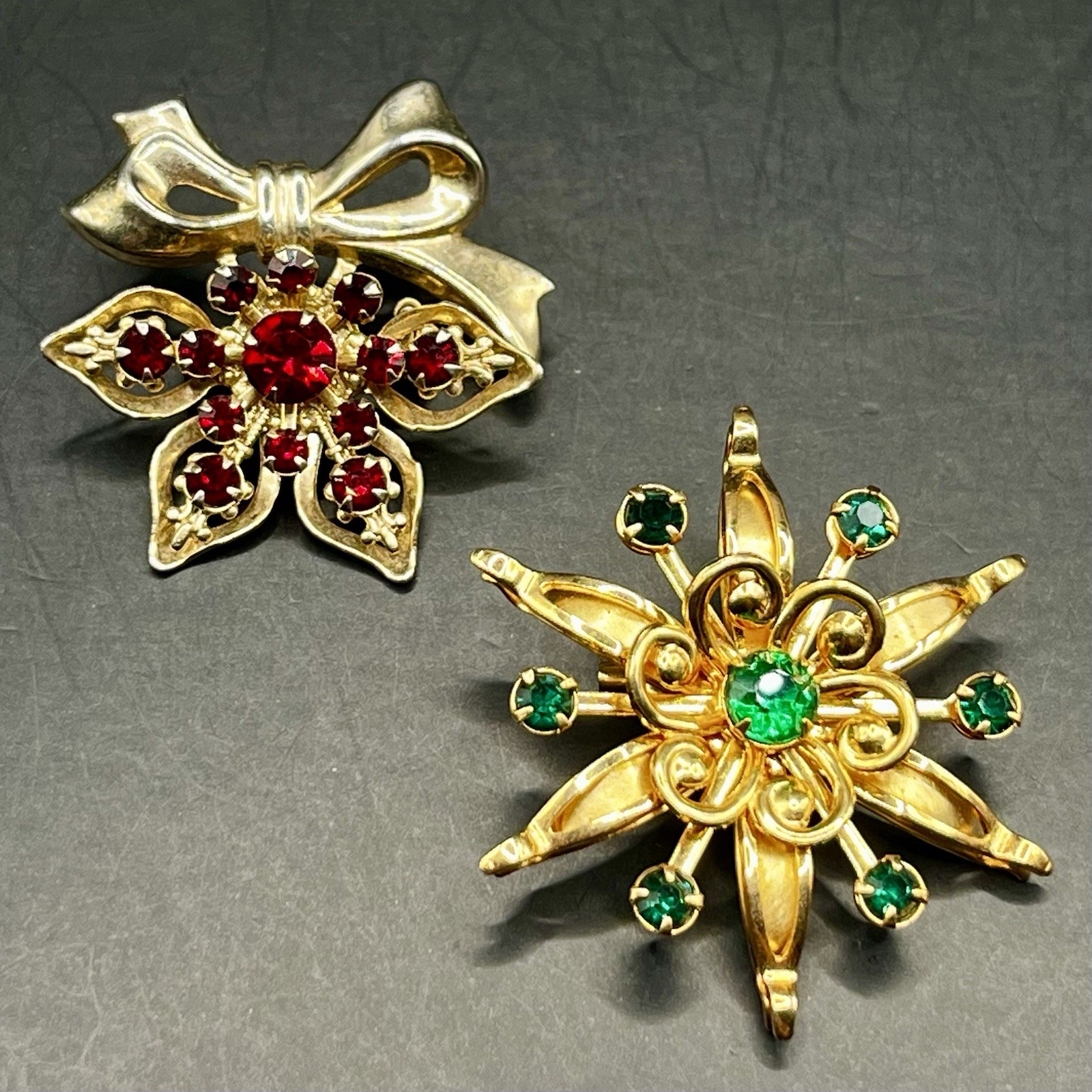 Vtg Rhinestone Brooch 2 pc Lot Green Starburst Red Snowflake Flower *See Notes