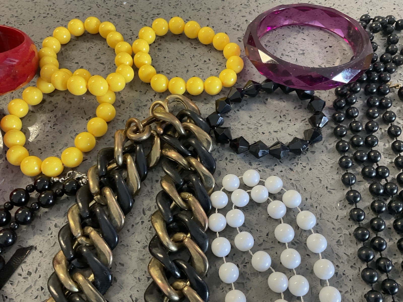 Vintage Modern-Plastic Jewelry lot 50 Mixed Estate Wear resale Crafting