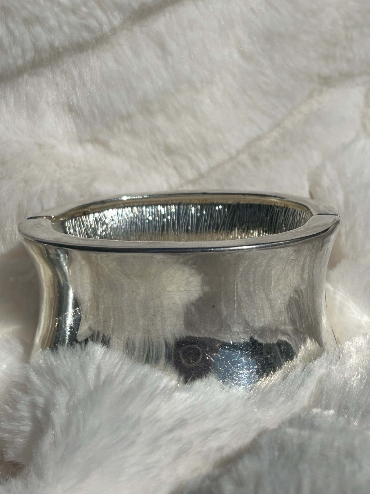 Pair Of Chunky Avon Silver Plate Bracelets Clamper Vintage excellent
