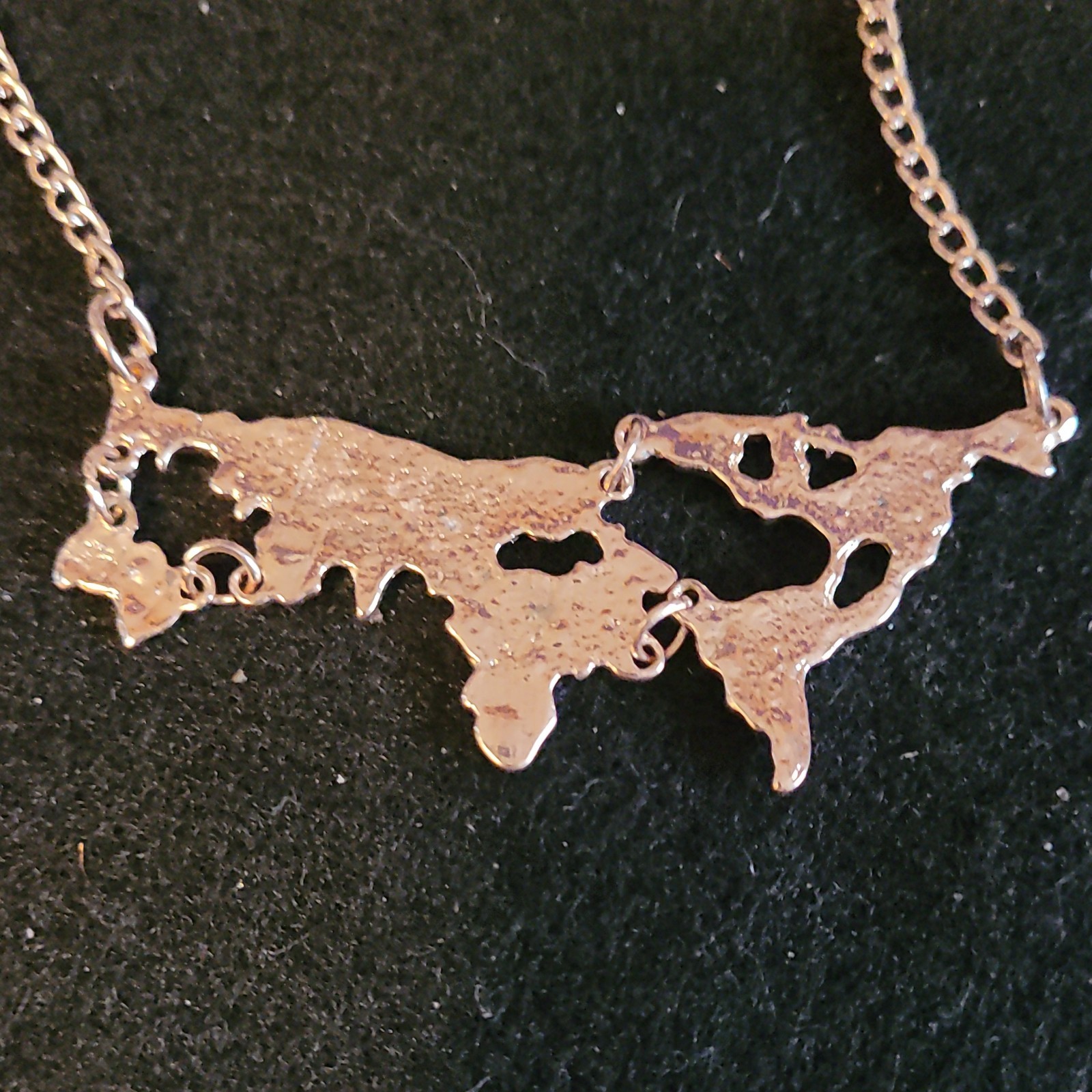 Vintage Yellow Gold Tone Curb Link World Map Link Chain Necklace