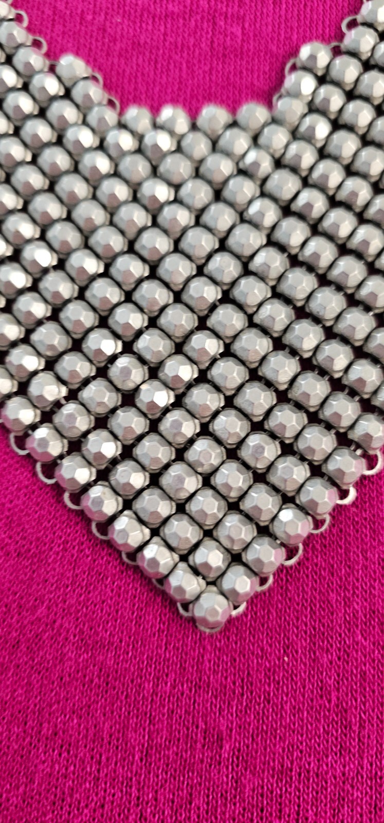 RARE Bib women necklace silver tone very light weight metal prongs 1.55n oz.