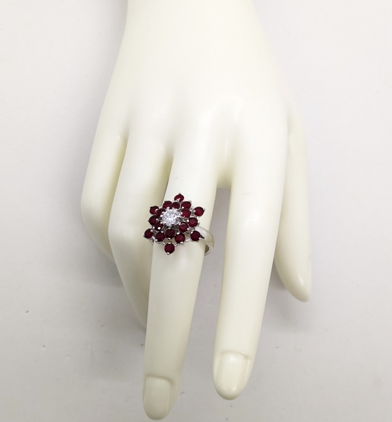 Vintage Luxury RING Sterling Silver 925 with Bright Stones -size: 7.5 (18mm) #68