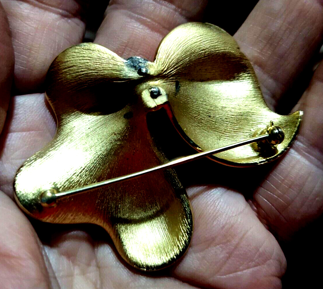 Lot of 4 Brooch Brooches VTG Gold Tone Metal Unmarked Swirls Bow Safety Clasps