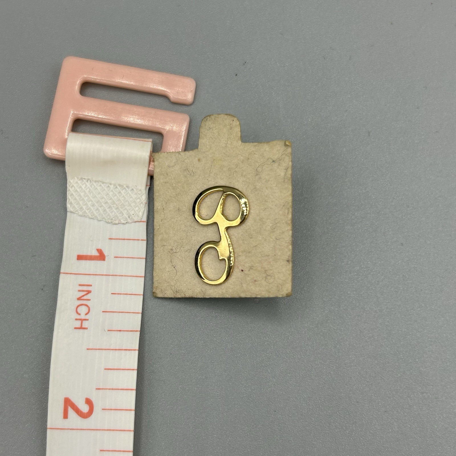 Vintage Gold Tone Letter P Pin Monogram Initial Brooch Minimalist Lapel Scarf