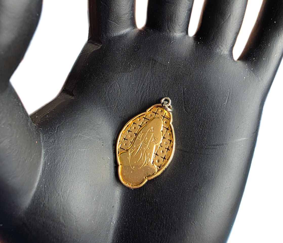 Antique 18k Gold Virgin Mary Medal – Real Diamonds & Mother of Pearl