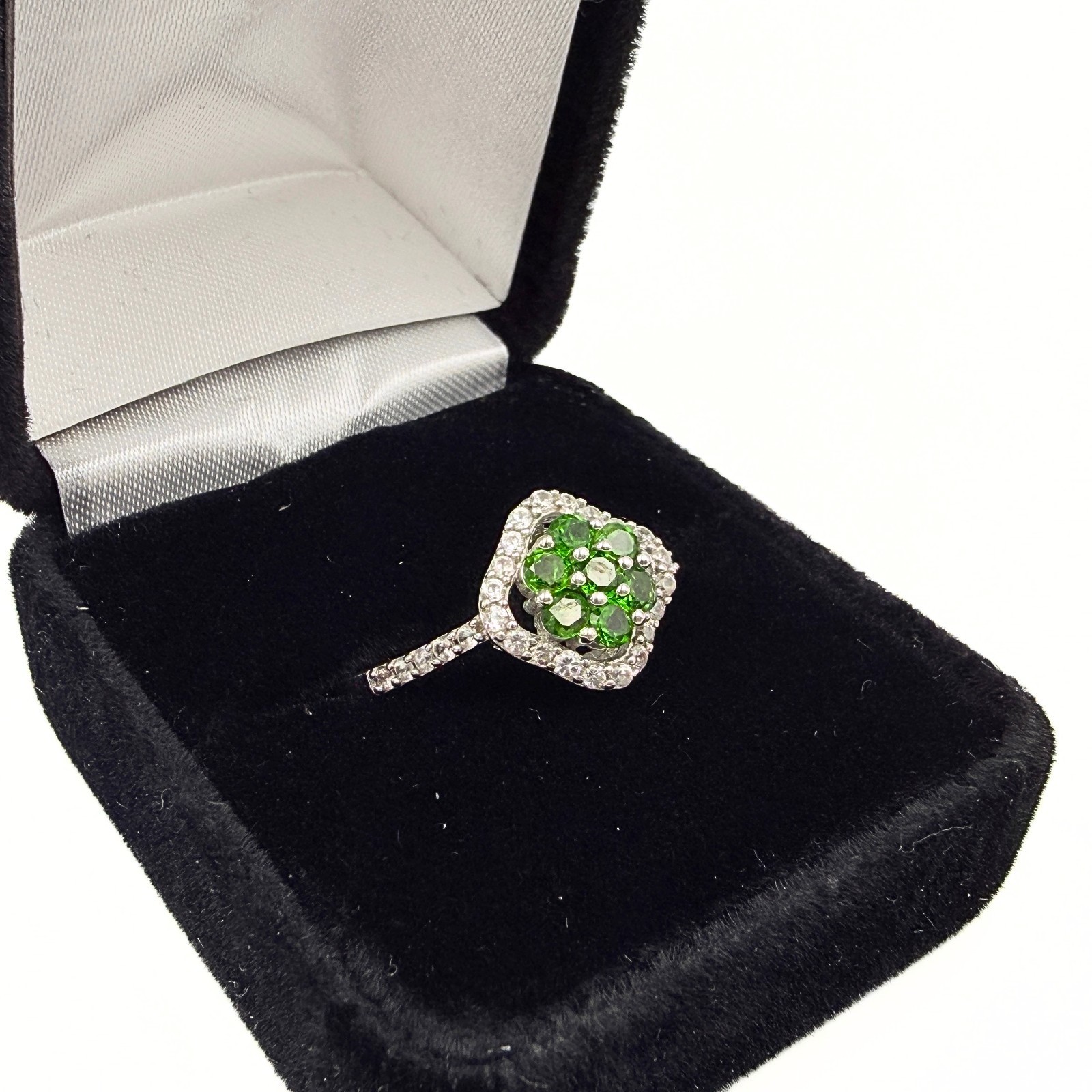 Charming Marked Sterling Silver Floral Motif Green Iolite Ring Sz 11
