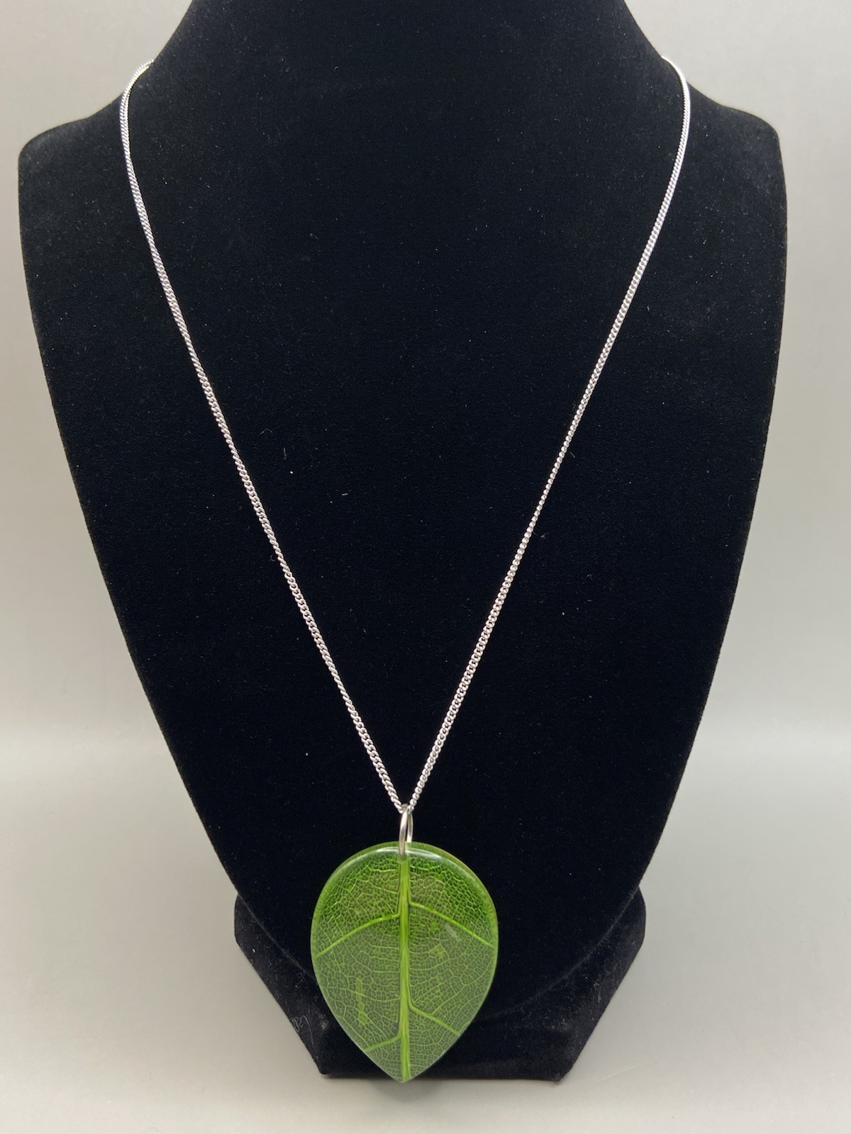 Vintage Green Resin Leaf Skeletal Pendant Necklace Silver Tone Chain Nature