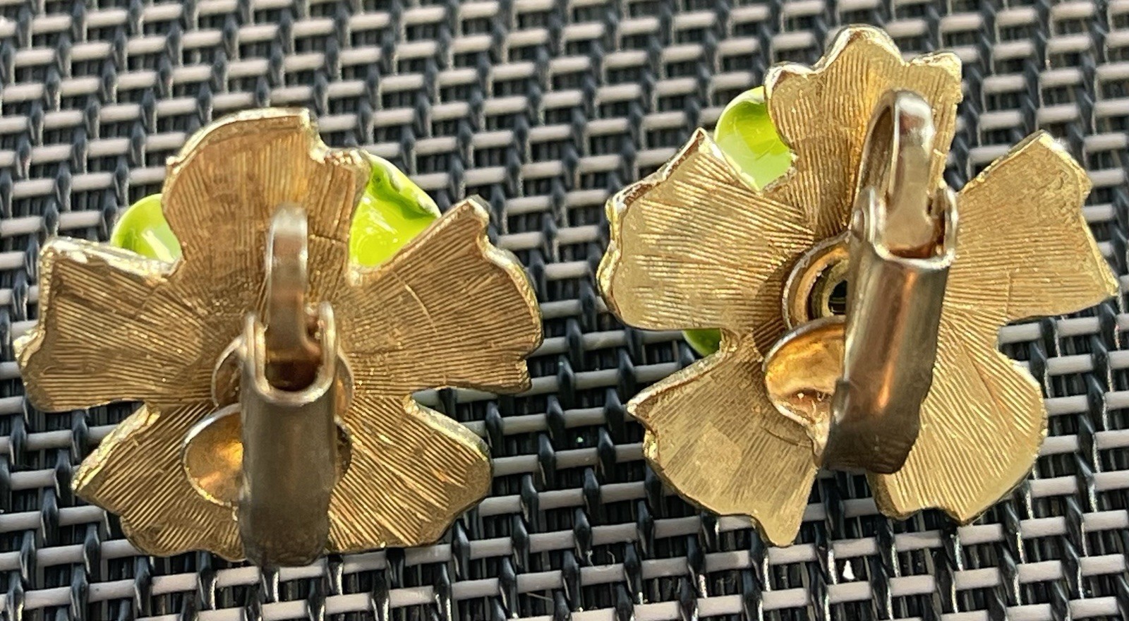 Vintage Lime Green Enamel Flower Bracelet And Clip On Earrings Set 60s