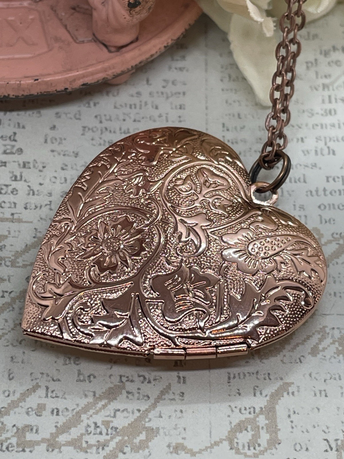 Fancy ROSE Gold Memorial Jewelry Keepsake Photo Locket Necklace Butterfly Urn