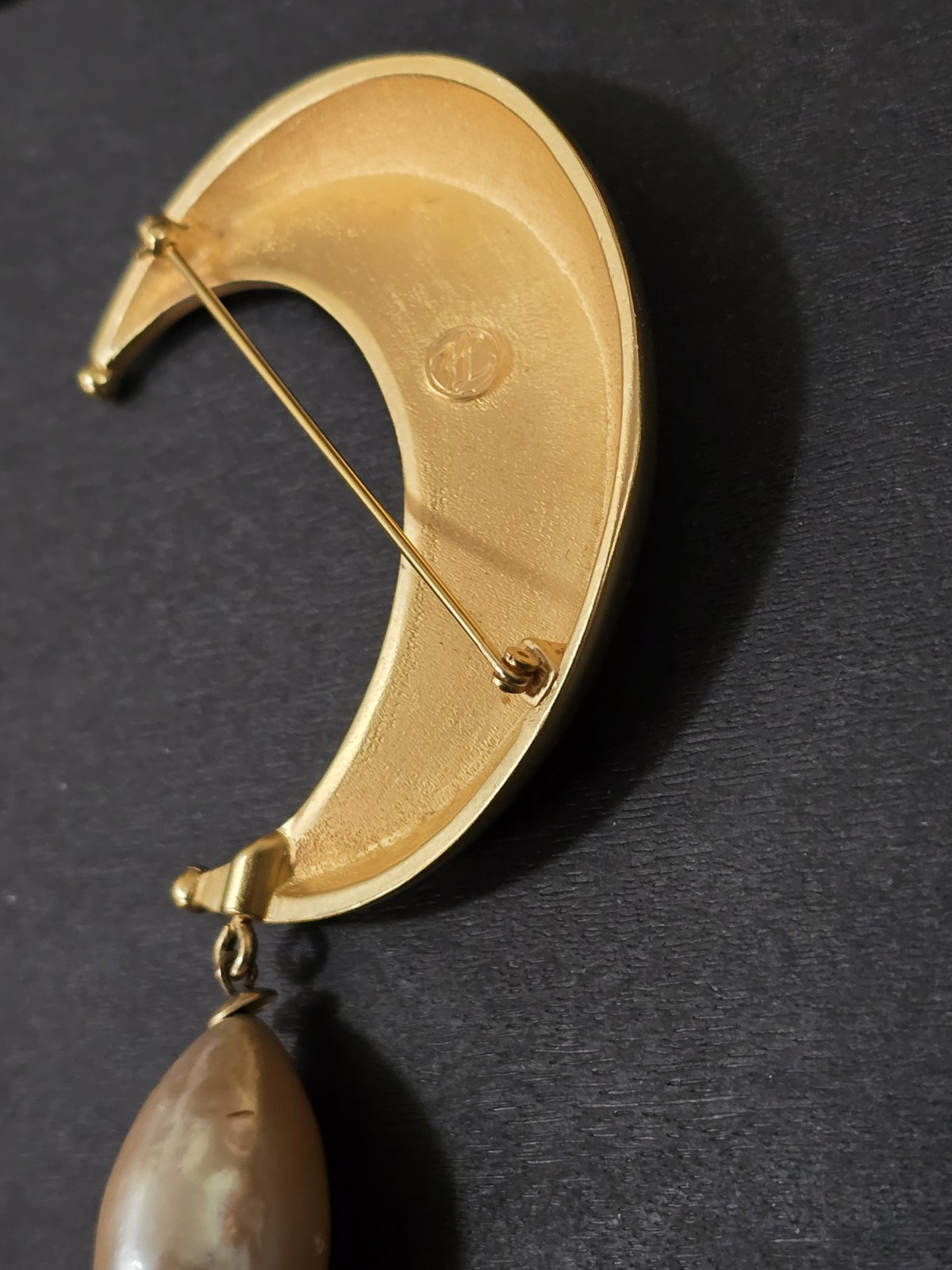 KARL LAGERFELD Brooch Pin Crescent Moon Drop Pearl Matte Finish Gold Tone