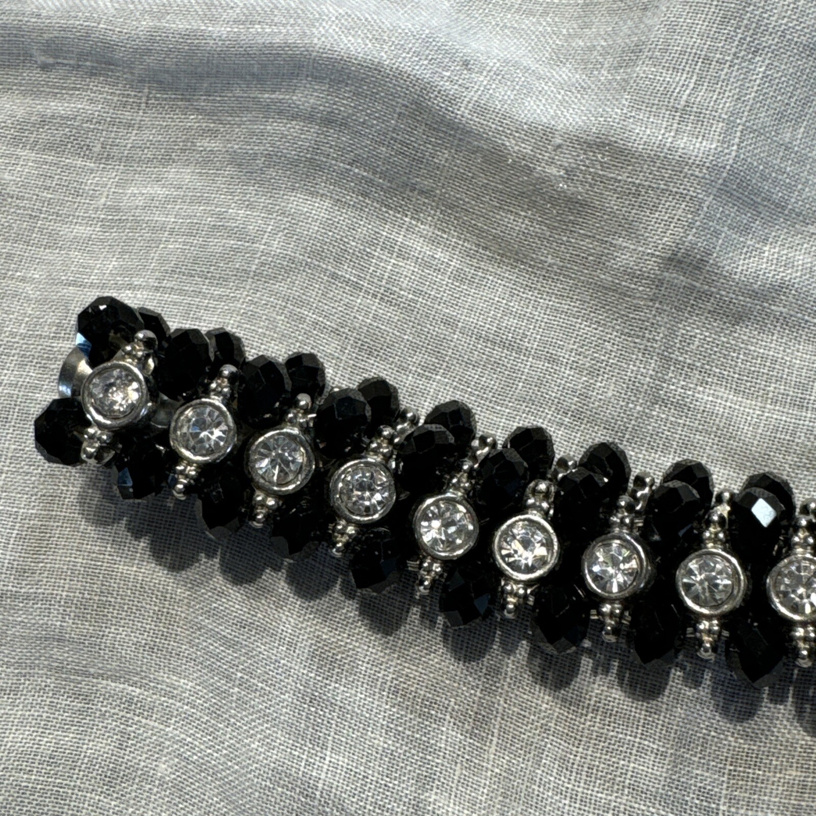 Vintage Black Glass Beaded Rhinestone Stretch Bracelet Jewelry TEH9-37