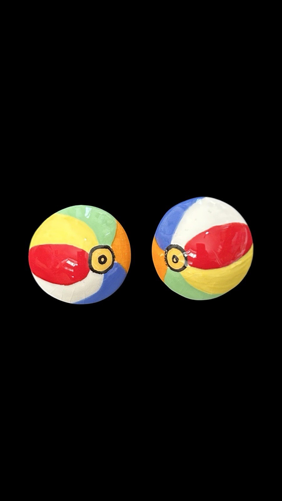 Vintage Hand-Painted Ceramic Beach Ball Earrings – 1980s–1990s