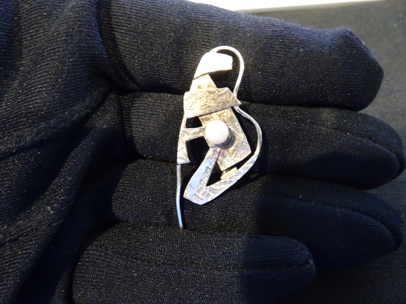 #621-VINTAGE STERLING SILVER VERY DIFFERENT PIN-925-