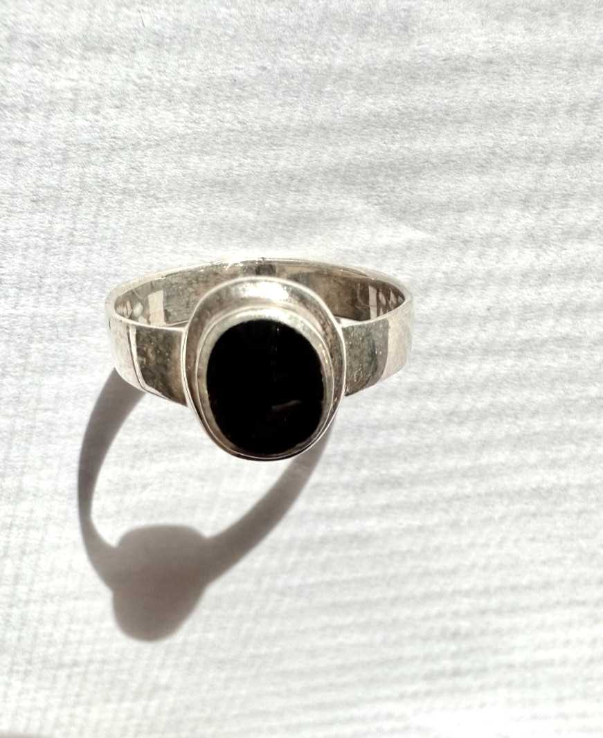 Vintage CW Charles Winston 925 Sterling Silver Black Onyx Ring Size 8.25