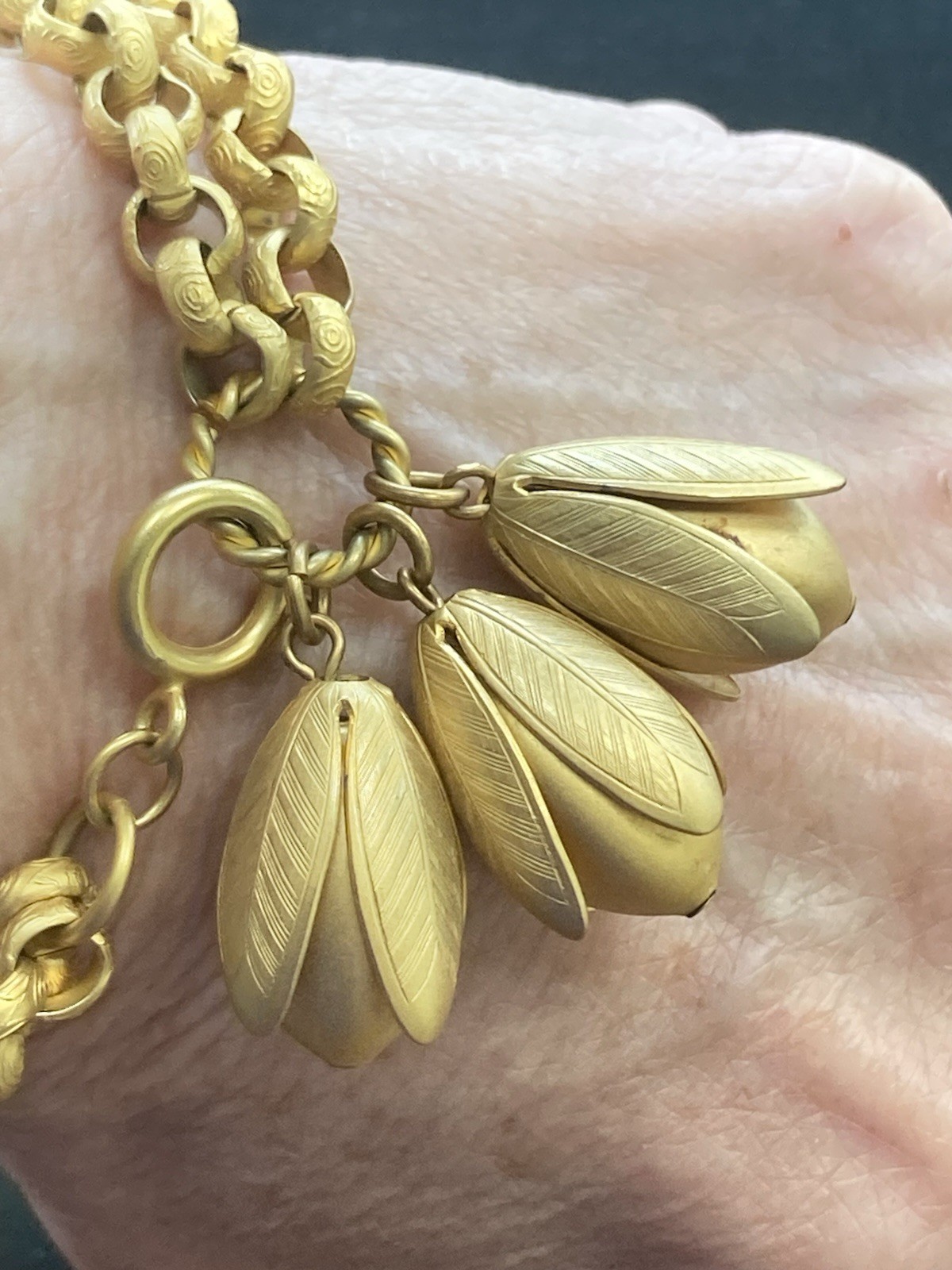 Vintage Bracelet matte gold tone Flower Pod charm Textured Links 7.5″
