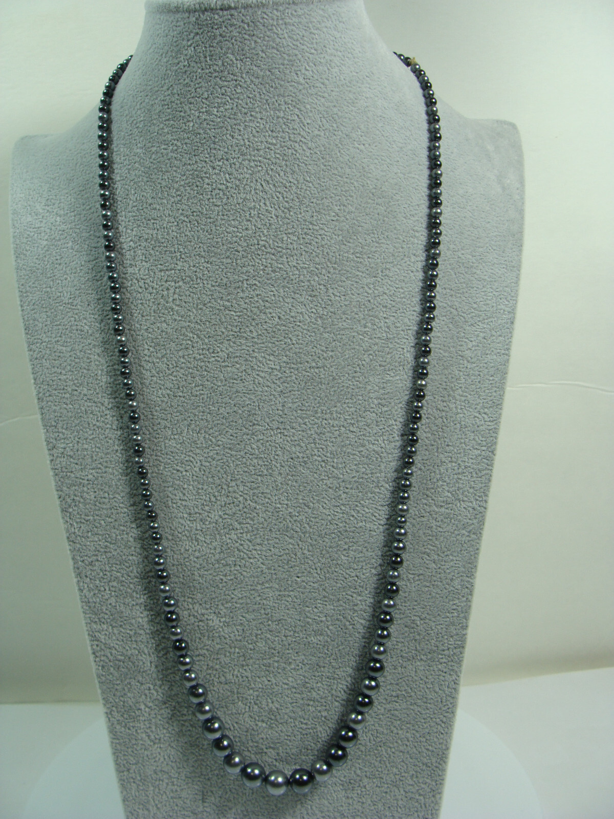 Vtg 2 Tone Gray Faux Pearls Hand Knot Tied Graduating String 27″ Long Necklace