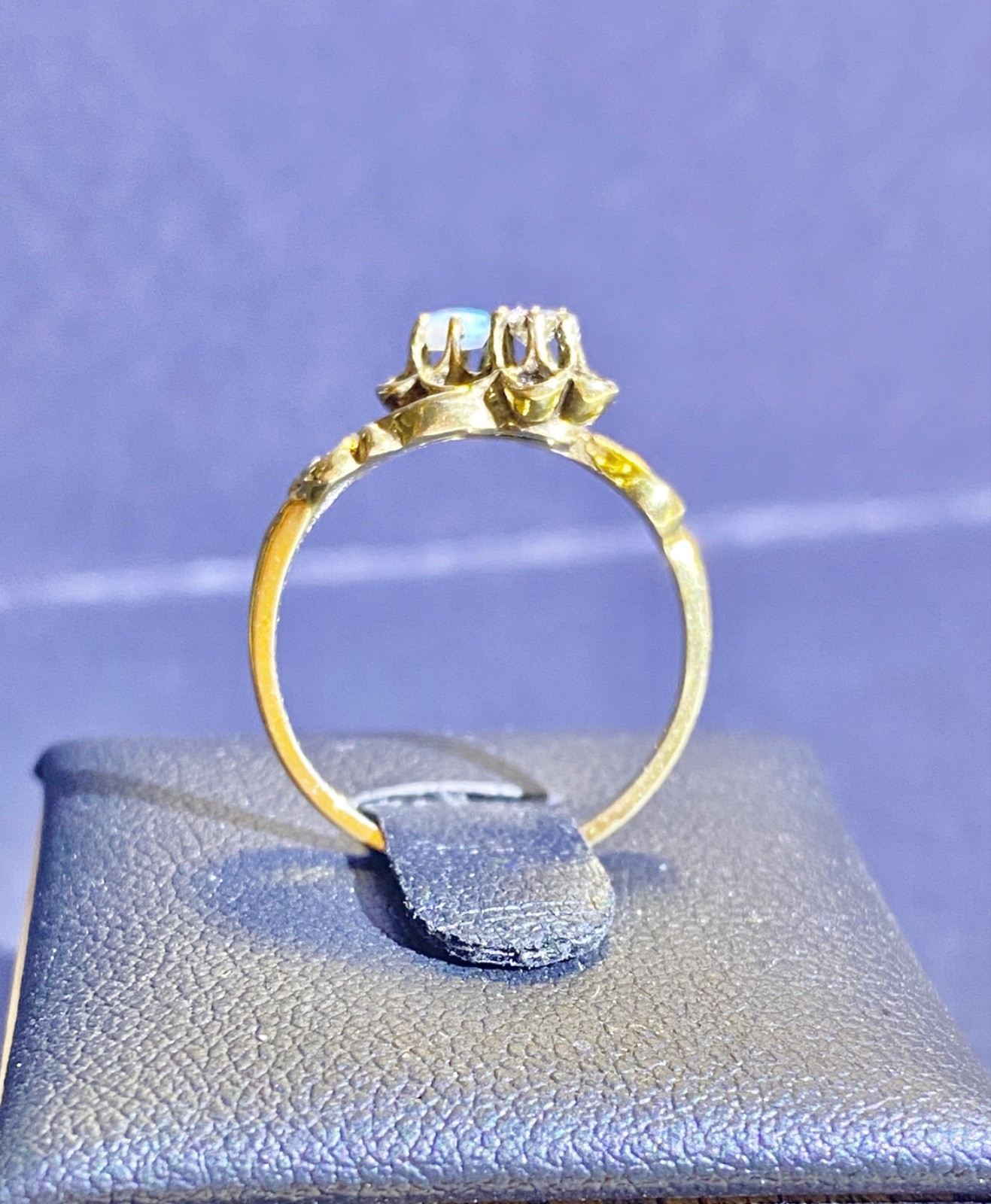 Vintage 14 KP Yellow Gold Diamond and Opal Buttercup Ring Size 6 1/4 6.25