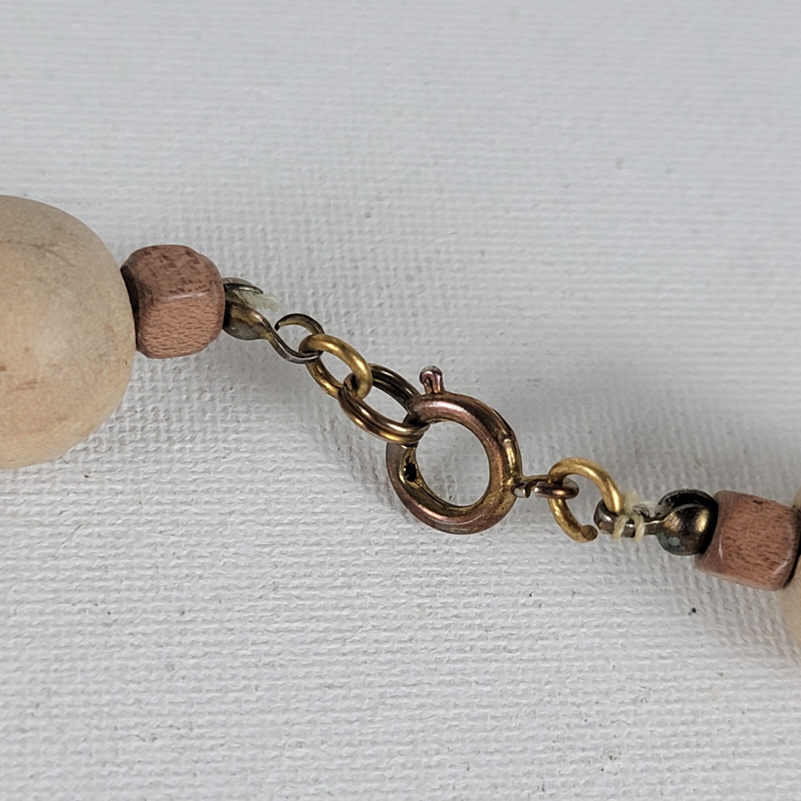 Vtg. Shell And Wood Bededed Necklace Light Pastel Tone Spring Ring Clasp 19″