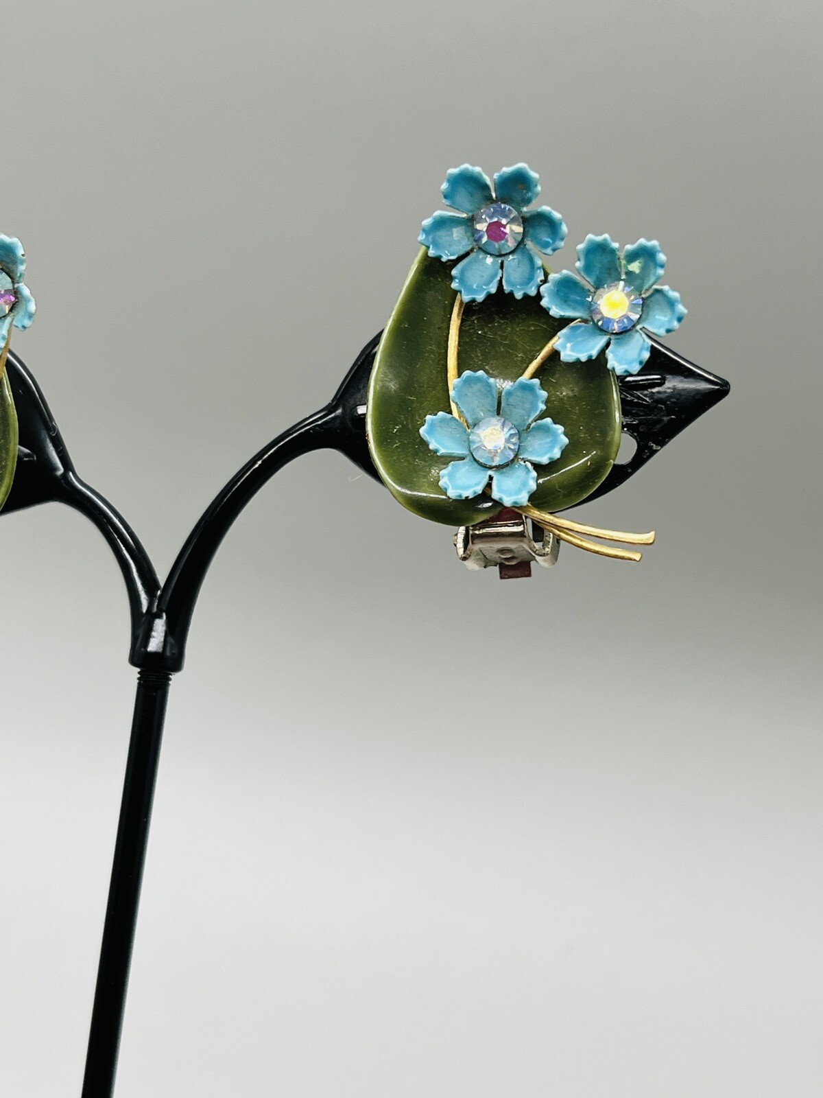 1971 Sarah Coventry Daisy Time Demi Parure Clip-on Earrings 1.25″ pl03